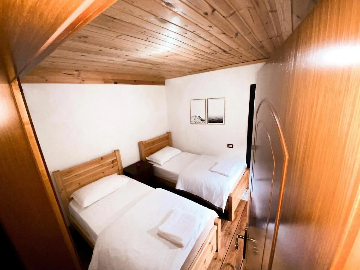 Guesthouse Pashko Theth Hostel